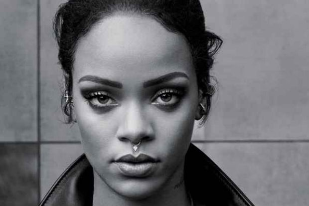 Rihanna em ensaio para a revista "T". Foto: Instagram/Reproduo