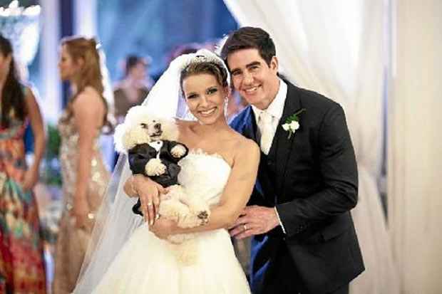 Gabriele tinha Baby desde os 10 anos e quis que o cachorro participasse do seu casamento. Foto: Arquivo Pessoal