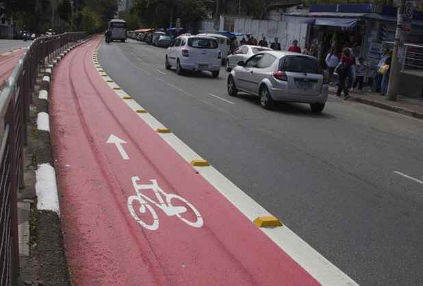 Motorista atropelou funcionrios que pintavam ciclofaixa. Na foto, uma dos trechos exclusivos para bicicleta da cidade de So Paulo. Foto: Fernanda Carvalho/ Fotos Pblicas/Arquivo