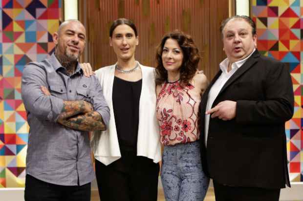 Apresentadora Ana Paula Padro e trio de jurados Henrique Fogaa, Paola Carosella e Erick Jacquin voltam para a edio kids. Foto: Band/Divulgao