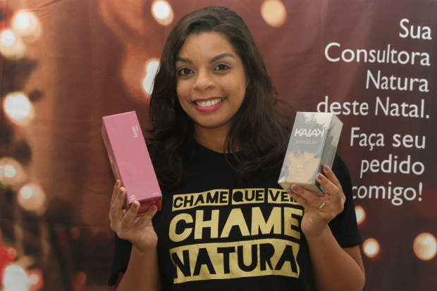 Luciana Santos optou por virar uma consultora e, em seis meses, conseguiu quase R$ 12 mil em vendas. Foto: Nando Chiappetta/DP/D.A Press 