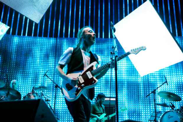 Thom Yorke durante apresentao ao vivo do Radiohead. Foto: Divulgao