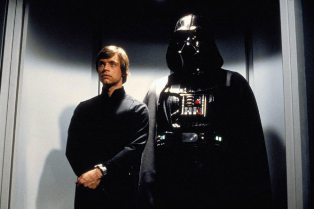 Luke Skywalker e Darth Vader em cena de O Retorno de Jedi. Foto: Lucasfilm/Divulgao