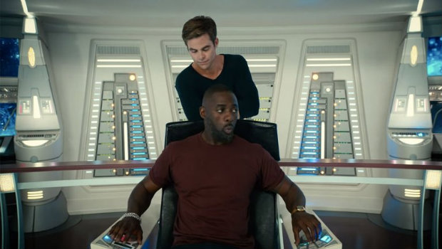Chris Pine e Idris Elba em cena de Star Trek Beyond. Foto: Divulgao
