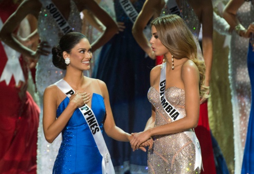 A filipina Pia Alonzo Wurtzbach e a colombiana Ariadna Gutierrez-Arevalo durante final do concurso. Foto: Valerie Macon / Divulgao 