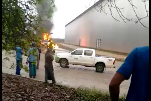 Caminho-tanque da usina foi atingido por um raio e pegou fogo rapidamente. Foto: Whatsapp/Divulgao