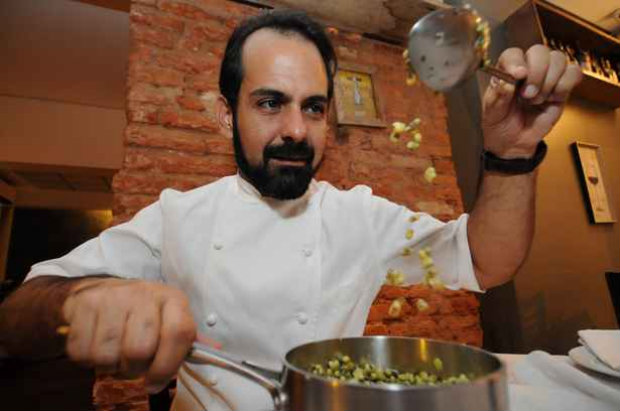 O chef paraibano Onildo Rocha usa feijo-verde em menu especial que preparou em restaurante belo-horizontino em outubro passado (Marcos Vieira/EM/D.A Press)
