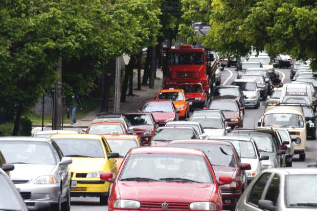 Em Pernambuco, valor mnimo do IPVA para transportes com 20 anos ou mais  de R$ 72, para motos, e R$ 120, para os demais veculos. Foto: Arquivo ANPr