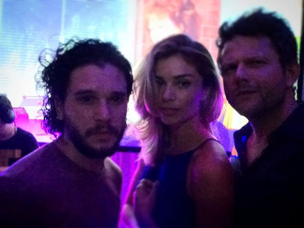 Kit Harrington e Grazi Massafera estiveram no aniversrio de Selton Mello. Foto: Instagram/Reproduo (Kit Harrington e Grazi Massafera estiveram no aniversrio de Selton Mello. Foto: Instagram/Reproduo)