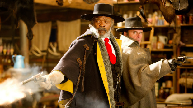 Samuel L Jackson e Walton Goggins em ao no principal cenrio do filme. Foto: Diamond/ Divulgao