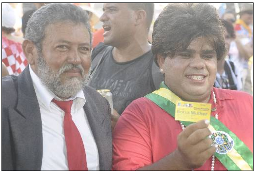 Folies se fantasiam de Lula e Dilma. Foto: Helder Tavares/DP/D.A Press