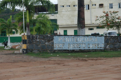 Na quarta-feira detentos contaram com ajuda de fora para fugir da Barreto Campelo, em Itamarac. Foto: Brenda Alcntara/Esp. DP 