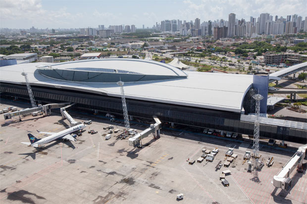 Aeroporto Internacional do Recife - Gilberto Freyre  considerado o melhor terminal do Brasil, segundo uma pesquisa de satisfao da Secretaria de Aviao Civil (SAC) e fica a 300 quilmetros de trs capitais. Foto: Ana Araujo/MEPortal da Copa