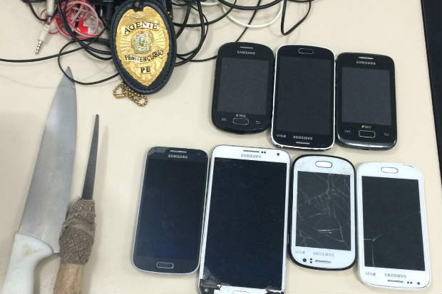 No Cotel, foram encontrados celulares, facas e chuno. Foto: SERES/Divulgao.
