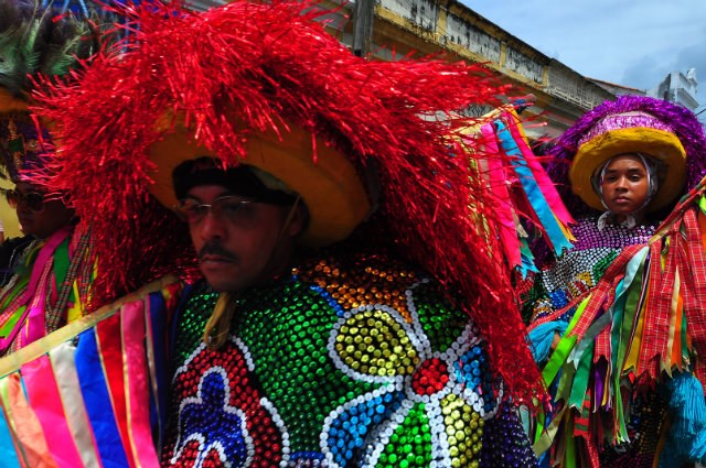 Maracatus pedem passagem no Carnaval de rua de Olinda. Foto: Julio Jacobina/DP/D.A Press.