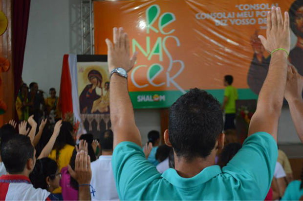 Retiro Renascer acontece h 13 anos no Recife e em mais 50 cidades do Brasil, onde a Comunidade Catlica Shalom est presente. Foto: Victoria Arruda/ DP