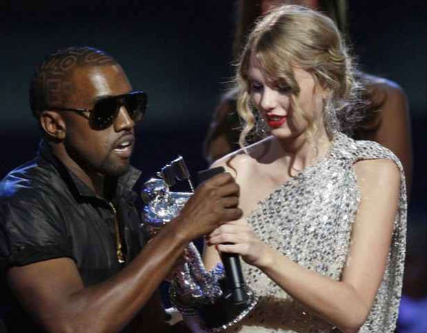 Em 2009, Kanye interrompeu o discurso de Taylor Swift no VMA para dizer que ela no merecia o prmio. Foto: Garry H./Reproduo
