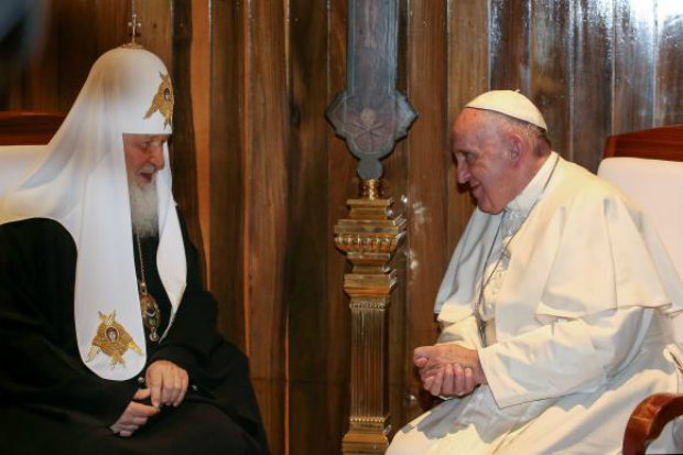 Papa Francisco e o lder da Igreja Ortodoxa Russa, Cirilo I, se renem pela primeira vez na histria, em Havana. (Foto: Alessandro Di Meo/Agncia Lusa/EPA)