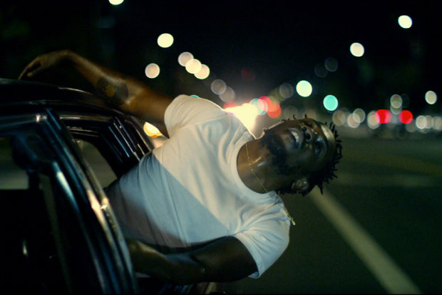 Kendrick Lamar em cena do clipe i, parte de Tom pimp a butterfly. Foto: YouTube/Reproduo