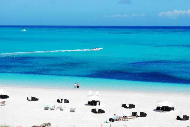 Vista da praia de Grace Bay, em Turks and Caicos, a melhor praia do mundo. (Foto: Ollie O./TripAdvisor/Reproduo)