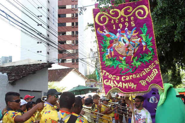 Dez dias aps fim do carnaval, Guaiamum Treloso reuniu folies em Casa Forte. Foto: Julio Jacobina/DP 