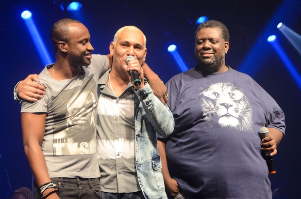 Thiaguinho, Chrigor e Pricles: ex-vocalistas juntos. Foto: Facebook/reproduo