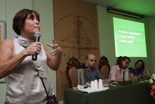 Especialistas e representantes de setores da sociedade se reuniram nesta segunda-feira