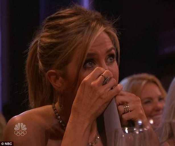 Atriz, que interpretava a Rachel, no conseguiu controlar a emoo. Foto: NBC/Reproduo