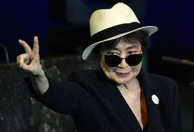 Yoko Ono foi hospitalizada e filho desmentiu ataque cerebral. Foto: Correio Braziliense/Reproduo