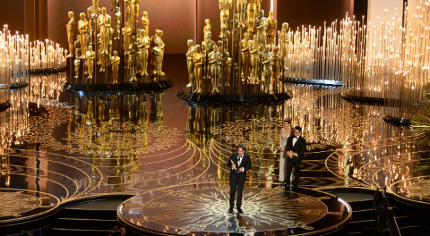 Alejandro Gonzalez Irritu levou Oscar de melhor diretor pelo segundo ano consecutivo. Foto: Kevin Winter/Getty Images/AFP