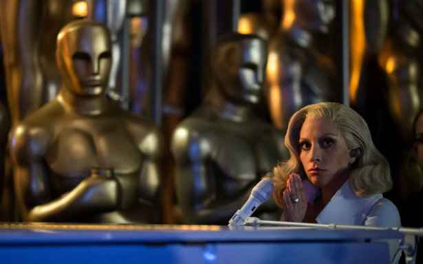 Gaga durante performance comovente no Oscar. Foto: AFP