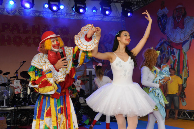 "Tudo o que eu sei sobre teatro e dana, aprendi com ele", explica a bailarina, filha do Palhao Chocolate. Foto: Arquivo Pessoal