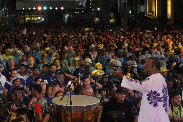 Nan comandou abertura do carnaval do Recife 2016 com 11 naes de maracatu e caboclinho. Foto: Roberto Ramos/DP