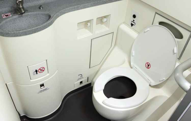 O projeto de banheiro futurista tambm inclui dispositivos automticos. Foto: Reproduo