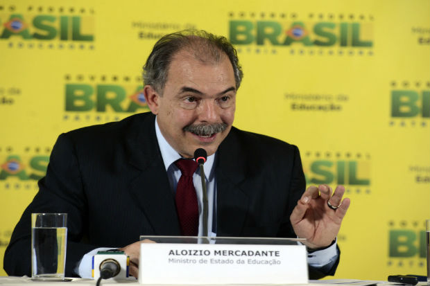 O ministro da Educao, Aloizio Mercadante, citado em delao premiada de Delcdio do Amaral. Foto: Valter Campanato/Agncia Brasil.