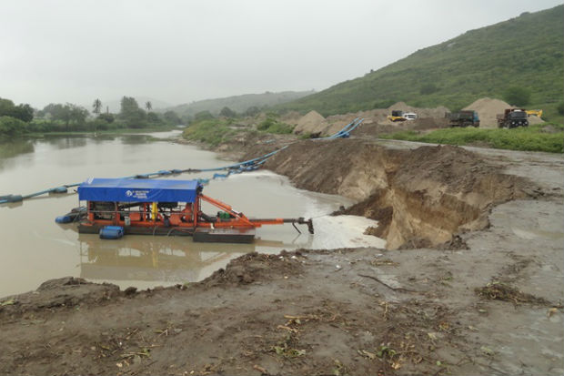 Margem do Rio Ipojuca estava sendo degradada. Foto: CPRH/ Divulgao
