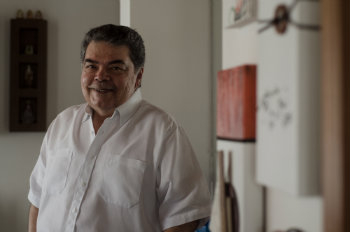 O psiquiatra lanou Eu, Singularssima Pessoa no incio dos anos 1990. Agora, adapta nova edio com comentrios e ensaio. Foto: Divulgao
