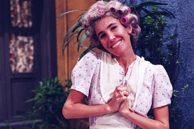 Em "Chaves", Dona Florinda costumava oferecer caf para o namorado. Foto: Televisa/Reproduo