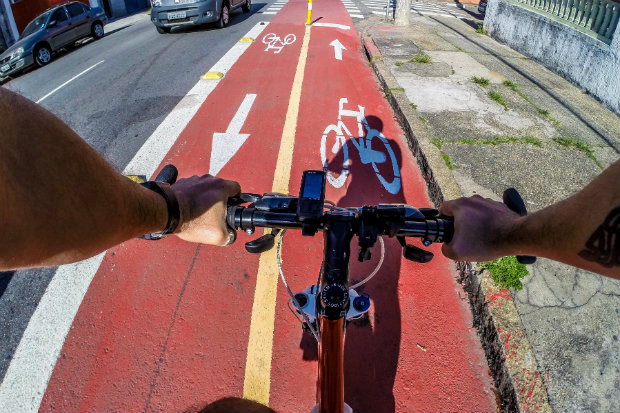 A ao acontece para reunir os ciclistas que utilizam a rodovia para fazer exerccio ou ir ao trabalho.
Foto: Rafael Neddermeyer/ Fotos Pblicas.