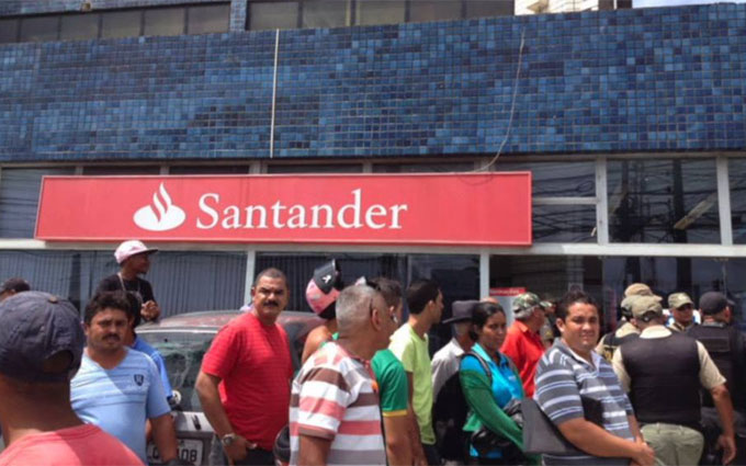 Houve muita confuso nas ruas prximas ao tiroteio da tentativa de assalto ao banco Santander. Foto: TV Clube/Reproduo