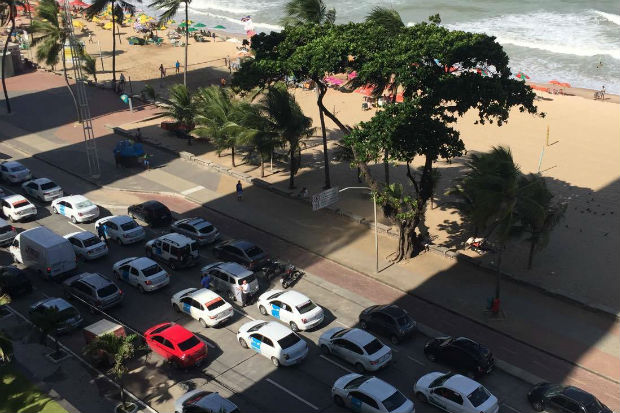 Um grupo deixou o Parque Dona Lindu, em Boa Viagem, na zona Sul. Foto: Victoria Arruda/Esp. DP