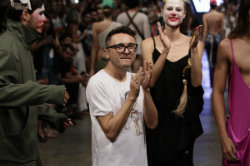 Lindebergue é um dos expoentes da moda autoral no Ceará. Foto: Roberta Braga/Silvia Boriello/Ricardo K./Divulgação Lindebergue é um dos expoentes da moda autoral no Ceará. Foto: Roberta Braga/Silvia Boriello/Ricardo K./Divulgação