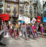 Protesto da Chanel por direitos das mulheres, liberdade e paz mundial. Foto: Instagram/Reproduo