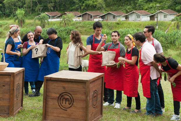 No primeiro bloco cozinheiros tiveram que trabalhar em equipe e fazer um menu ovolactovegetariano. Fotos: Carlos Reinis/Band