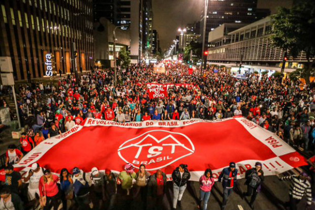 Manifestantes bradam que o impeachment de Dilma  golpe. Foto: Mdia Ninja/Reproduo