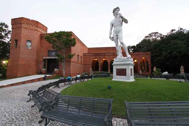 O Instituto Ricardo Brennand tambm foi eleito o melhor museu da Amrica do Sul no ano passado. Foto: Ricardo Fernandes/DP/DA Press