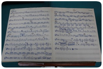 Muitas das partituras originais, manuscritas, estão arquivadas no Conservatório Pernambucano de Música. Foto: Ricardo Fernandes/DP Muitas das partituras originais, manuscritas, estão arquivadas no Conservatório Pernambucano de Música. Foto: Ricardo Fernandes/DP