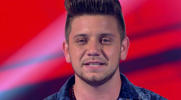 Renan Ribeiro durante uma das apresentaes no The Voice Brasil. Foto: Gshow/Reproduo