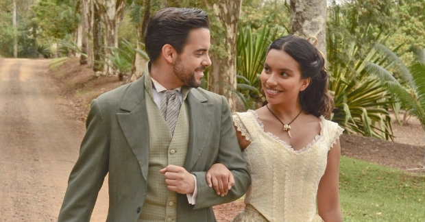 Pedro Carvalho e Gabriela Moreyra interpretam Miguel e Juliana. Foto: Record/Divulgao