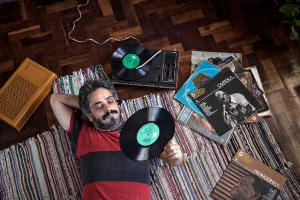 Andr Mussalem "desafia" Cartola em msica do novo disco. Foto: Beto Figueiroa/Divulgao
